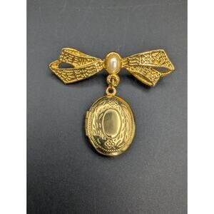 Vintage Gold Tone Oval Ribbon Faux Pearl Picture Brooch Victorian Style